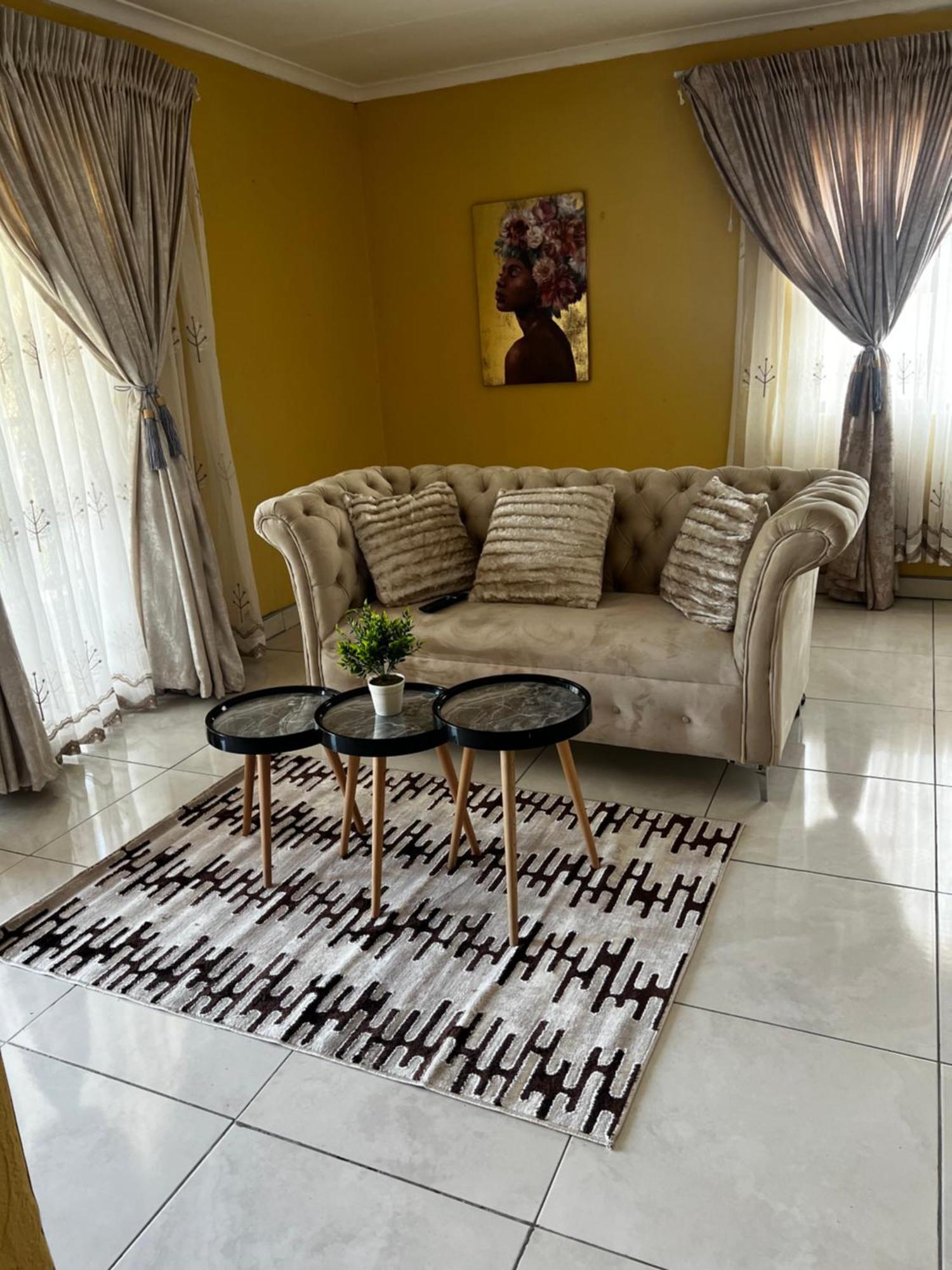 Nkguesthouse เลดี้สมิธ ภายนอก รูปภาพ