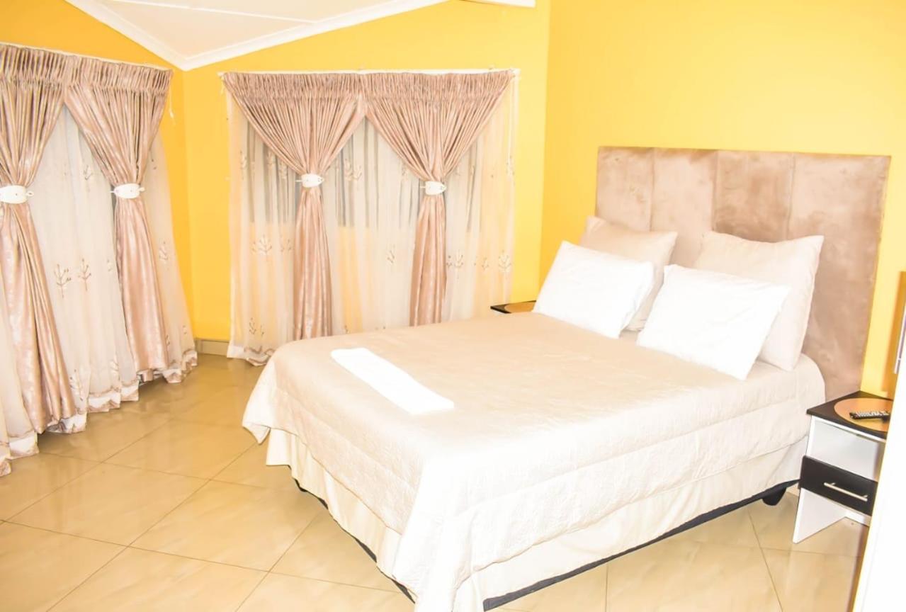Nkguesthouse เลดี้สมิธ ภายนอก รูปภาพ